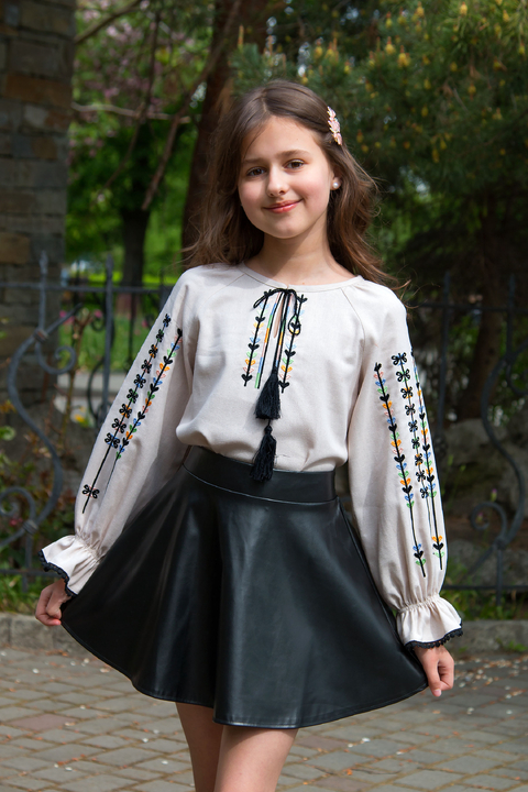 5718 Вишиванка